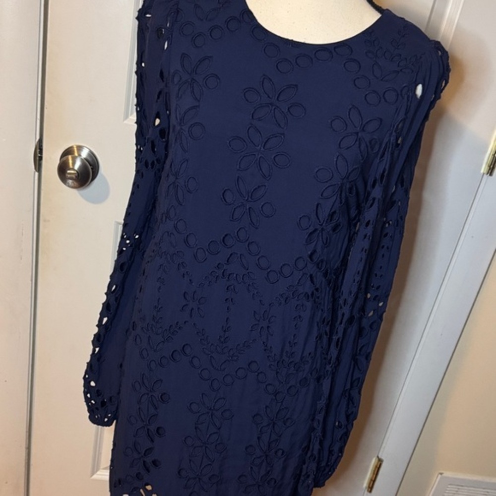 Lilly Pulitzer “Alyna Long‎ Sleeve Eyelet navy blue Dress, zip up size 2